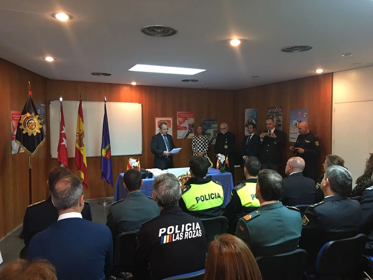 Acto Comisaria de Pozuelo de Alarcón, Madrid. Imagen 5 de 28