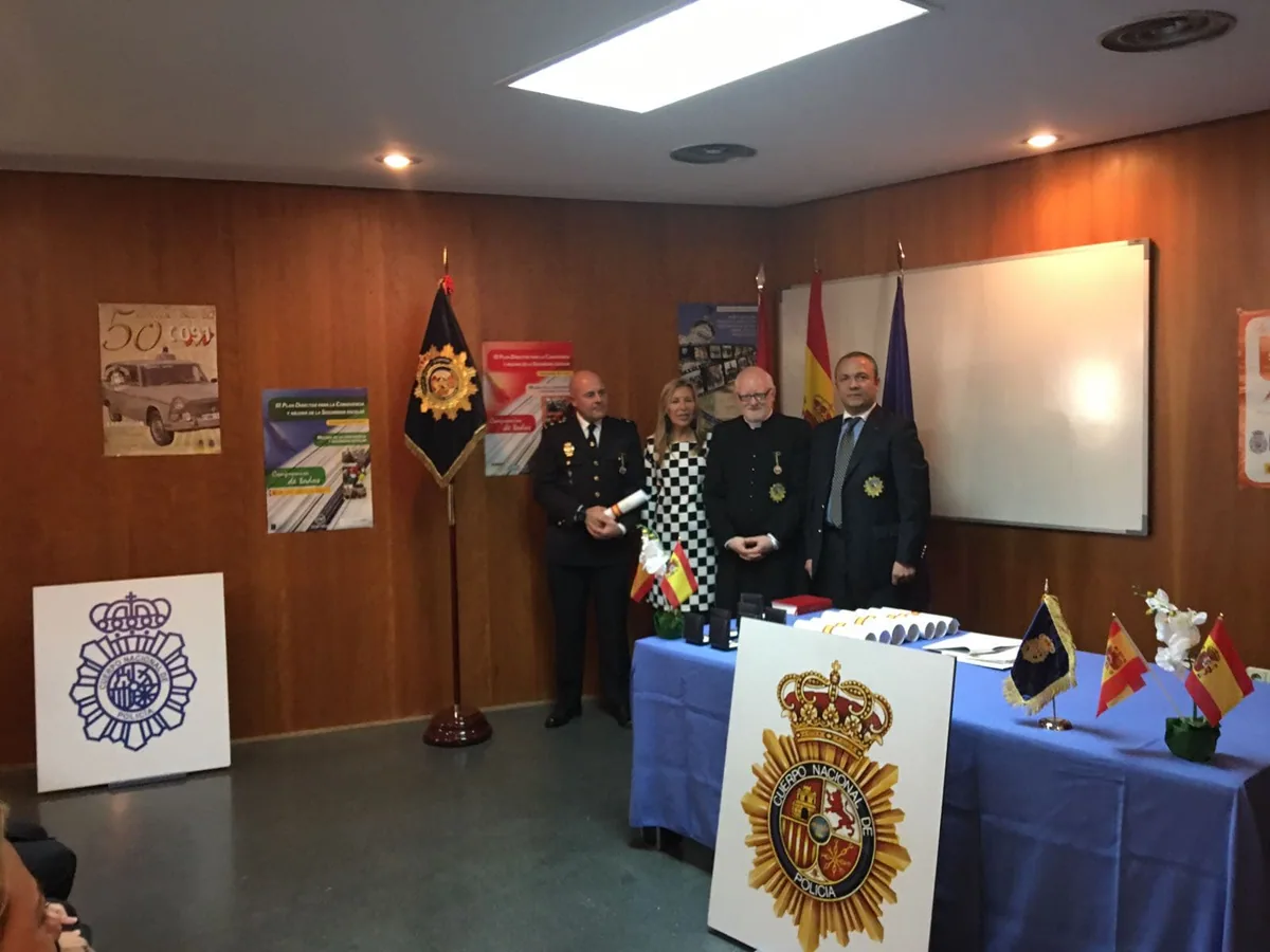 Acto Comisaria de Pozuelo de Alarcón, Madrid. Imagen 8 de 28