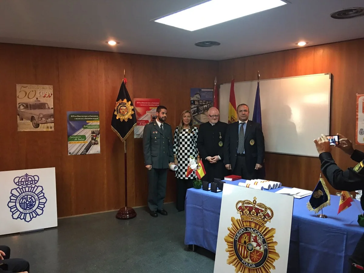 Acto Comisaria de Pozuelo de Alarcón, Madrid. Imagen 10 de 28