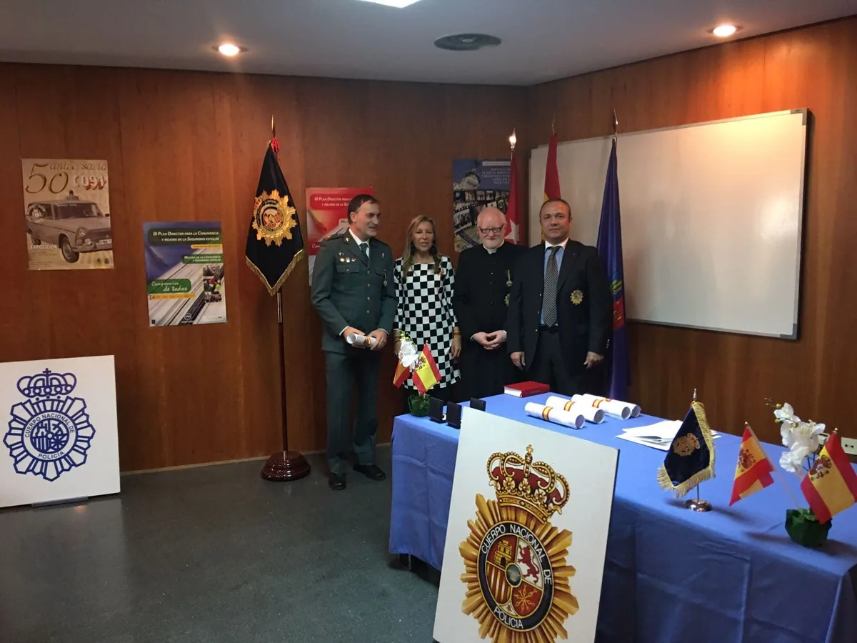 Acto Comisaria de Pozuelo de Alarcón, Madrid. Imagen 11 de 28
