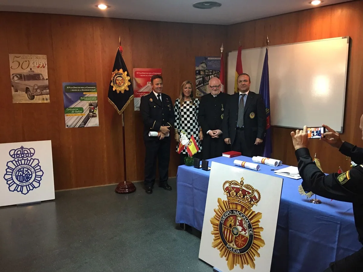 Acto Comisaria de Pozuelo de Alarcón, Madrid. Imagen 12 de 28