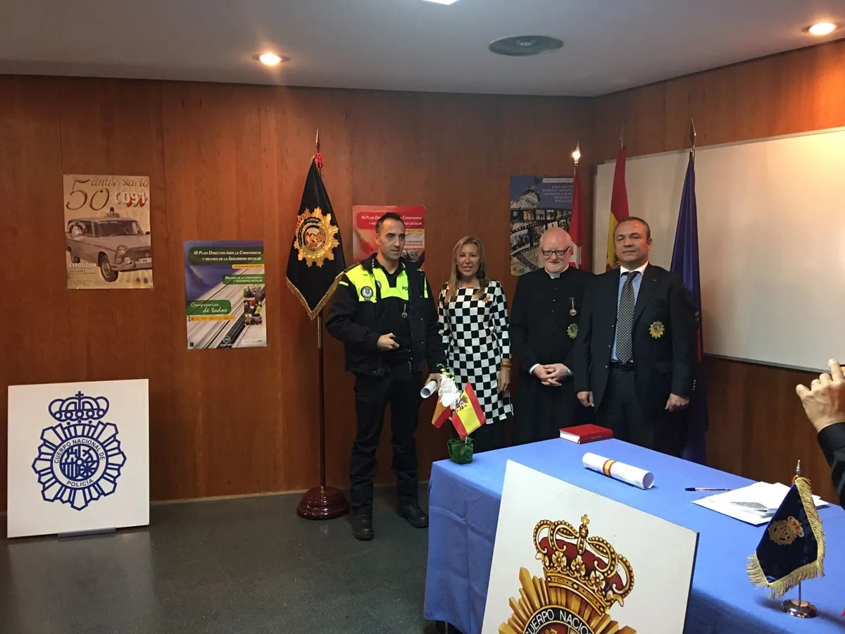Acto Comisaria de Pozuelo de Alarcón, Madrid. Imagen 13 de 28