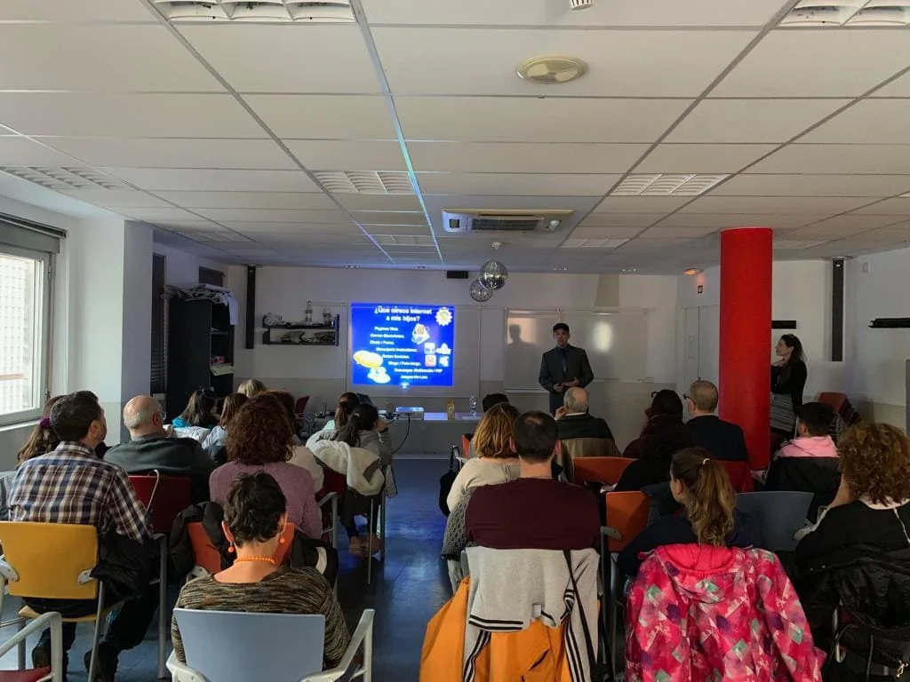 Conferencia Riesgos en Intemet Alcobendas. Imagen 5 de 10