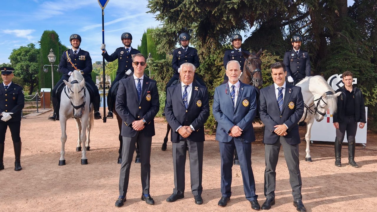 Entrega de la Corbata de Mérito al Banderín de la Unidad de Caballería de Córdoba